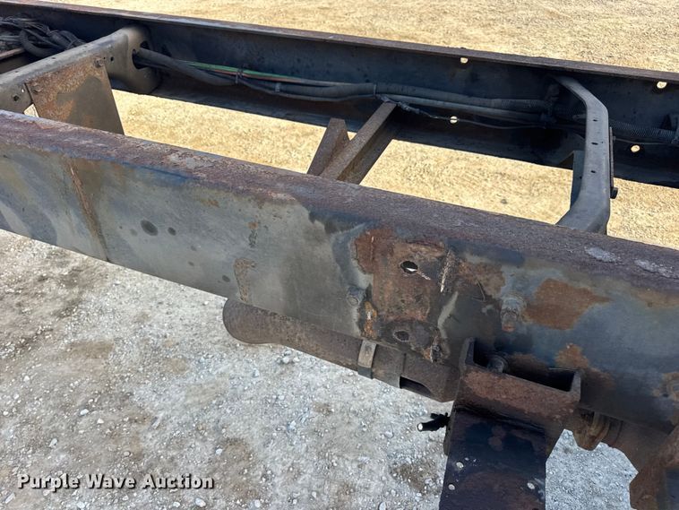 image for item DW6676 2010 International 4300 truck cab and chassis