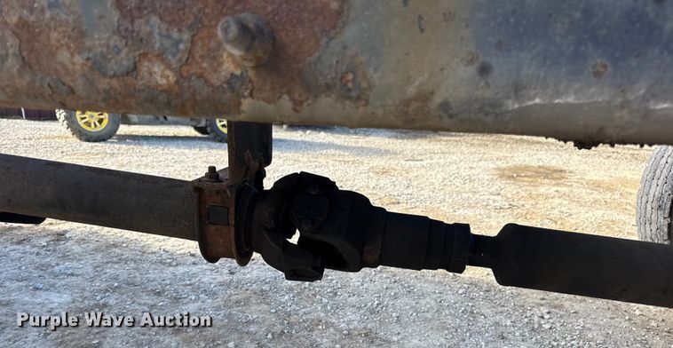 image for item DW6676 2010 International 4300 truck cab and chassis