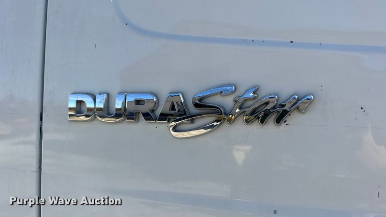 image for item DW6676 2010 International 4300 truck cab and chassis