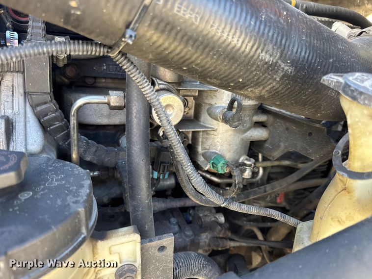 image for item DW6676 2010 International 4300 truck cab and chassis