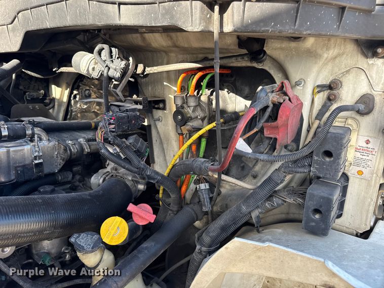 image for item DW6676 2010 International 4300 truck cab and chassis