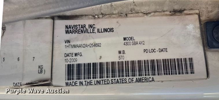 image for item DW6676 2010 International 4300 truck cab and chassis