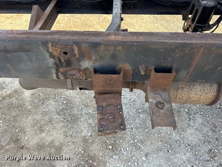 image for item DW6678 2010 International 4300 truck cab and chassis