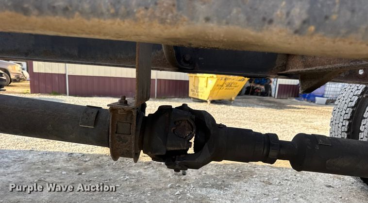 image for item DW6678 2010 International 4300 truck cab and chassis