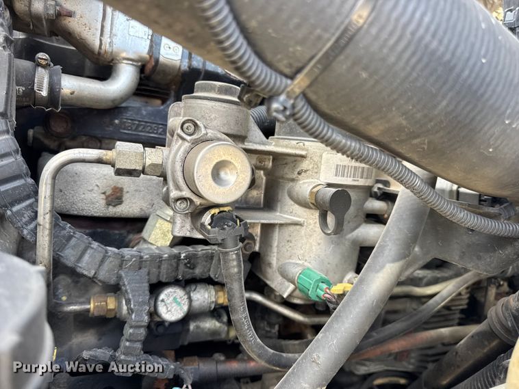 image for item DW6678 2010 International 4300 truck cab and chassis