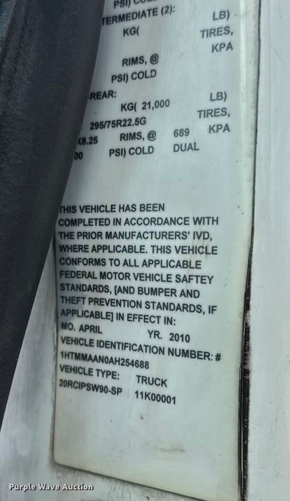 image for item DW6678 2010 International 4300 truck cab and chassis