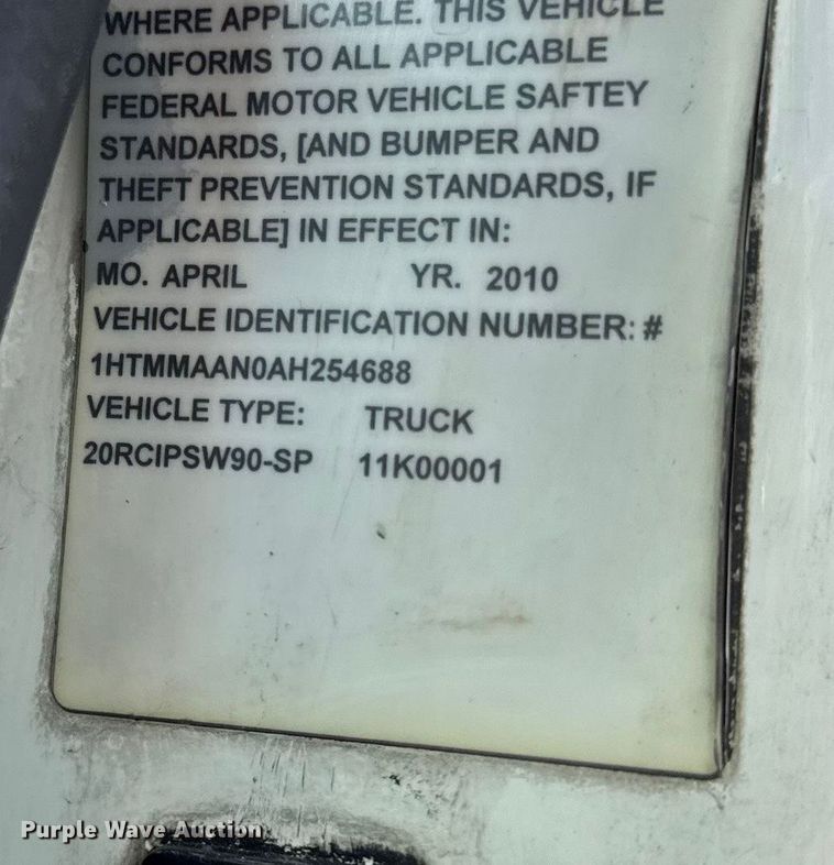 image for item DW6678 2010 International 4300 truck cab and chassis