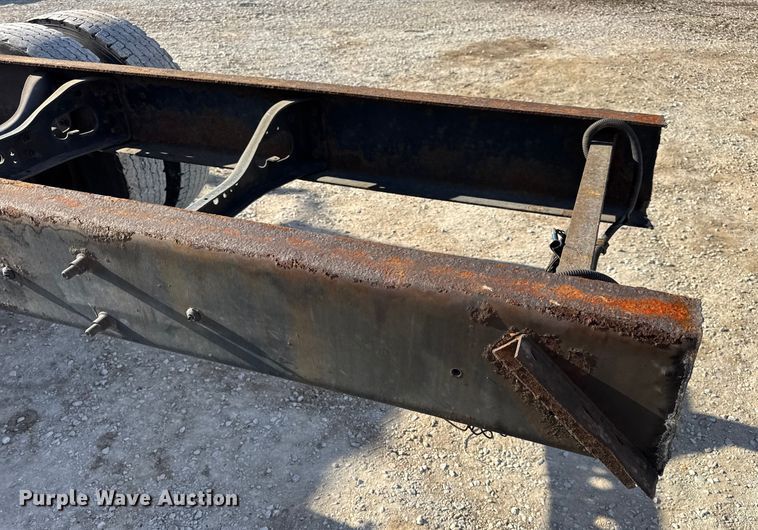 image for item DW6679 2010 International 4300 truck cab and chassis