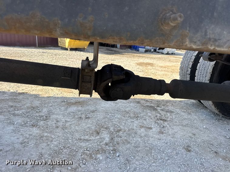 image for item DW6679 2010 International 4300 truck cab and chassis