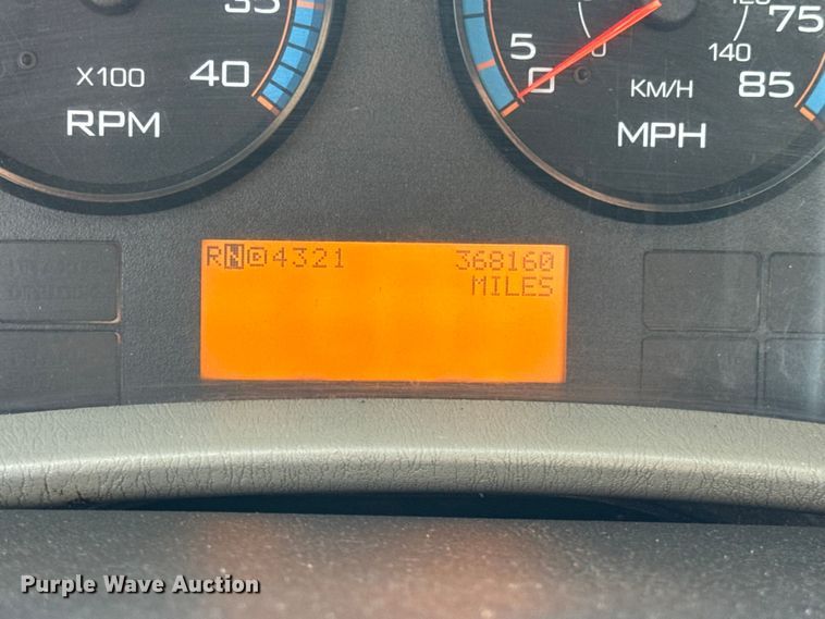 image for item DW6679 2010 International 4300 truck cab and chassis