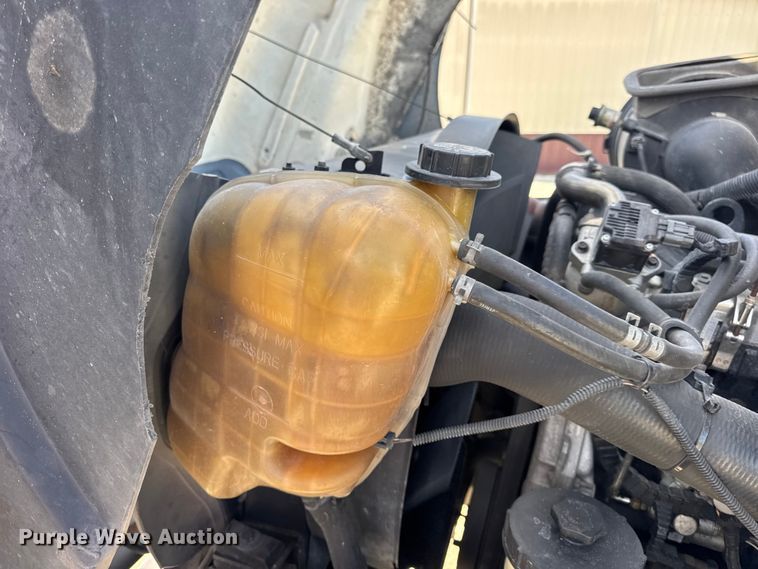 image for item DW6679 2010 International 4300 truck cab and chassis