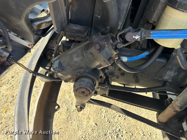 image for item DW6679 2010 International 4300 truck cab and chassis