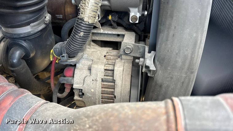 image for item DW6679 2010 International 4300 truck cab and chassis