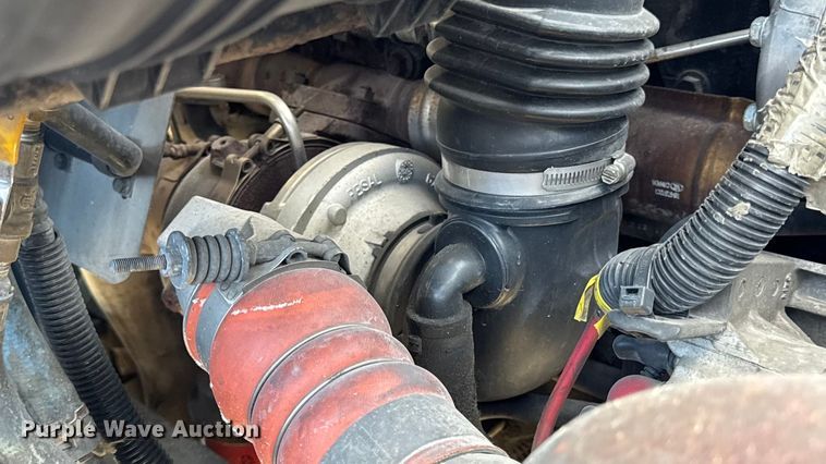 image for item DW6679 2010 International 4300 truck cab and chassis