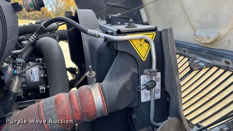 image for item DW6679 2010 International 4300 truck cab and chassis