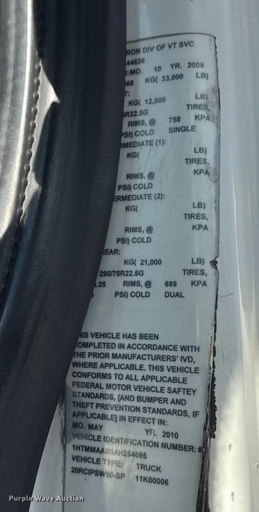 image for item DW6679 2010 International 4300 truck cab and chassis