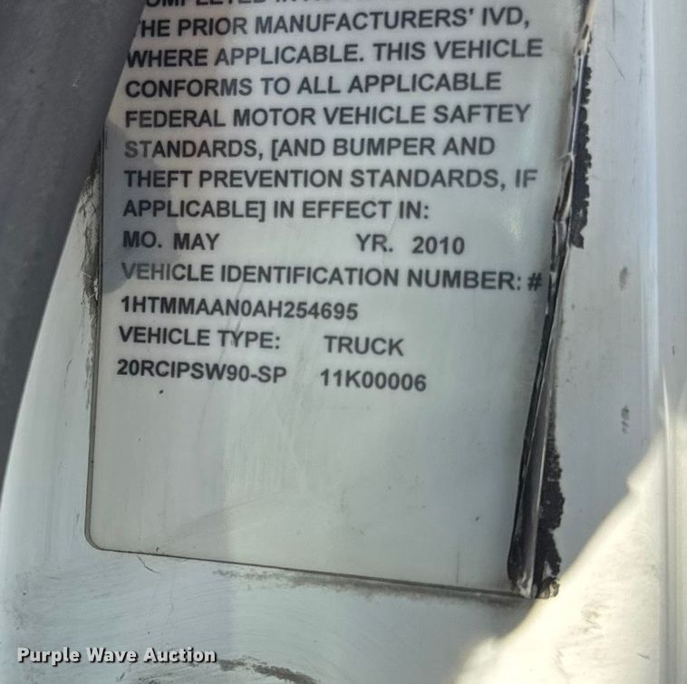 image for item DW6679 2010 International 4300 truck cab and chassis