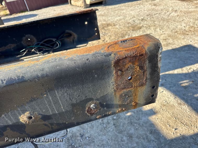 image for item DW6680 2010 International 4400 DuraStar truck cab and chassis