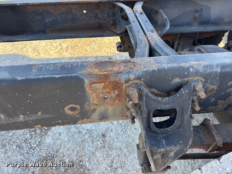 image for item DW6680 2010 International 4400 DuraStar truck cab and chassis