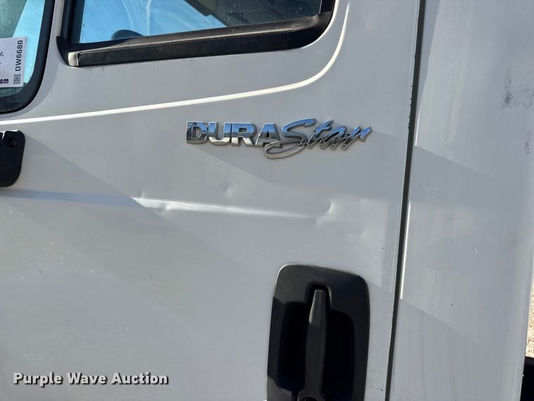 image for item DW6680 2010 International 4400 DuraStar truck cab and chassis