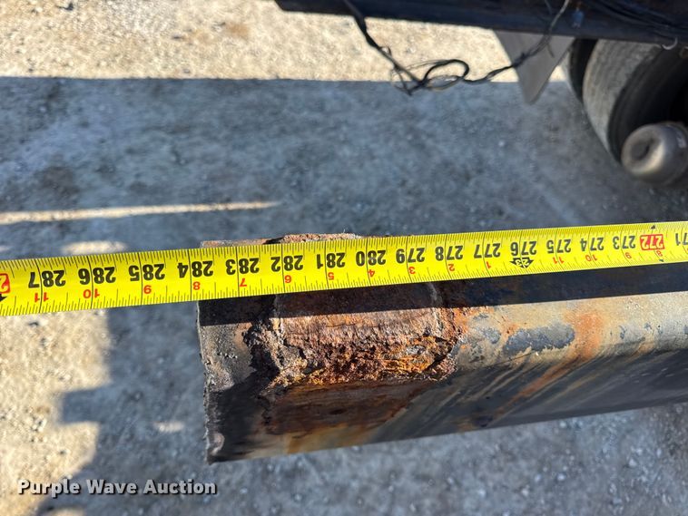 image for item DW6680 2010 International 4400 DuraStar truck cab and chassis