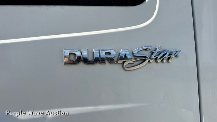 image for item DW6680 2010 International 4400 DuraStar truck cab and chassis