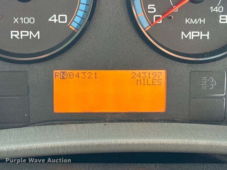 image for item DW6680 2010 International 4400 DuraStar truck cab and chassis