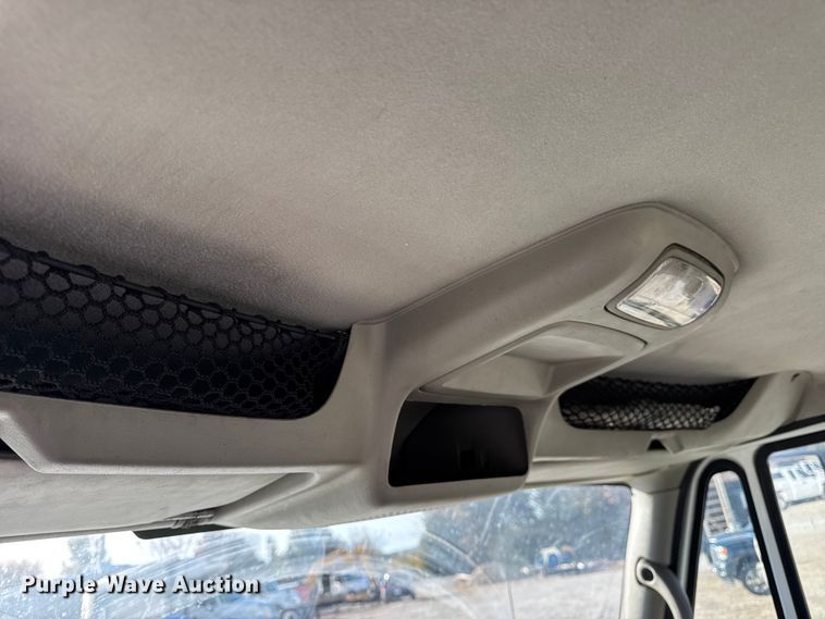 image for item DW6680 2010 International 4400 DuraStar truck cab and chassis