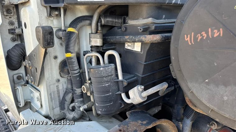 image for item DW6680 2010 International 4400 DuraStar truck cab and chassis