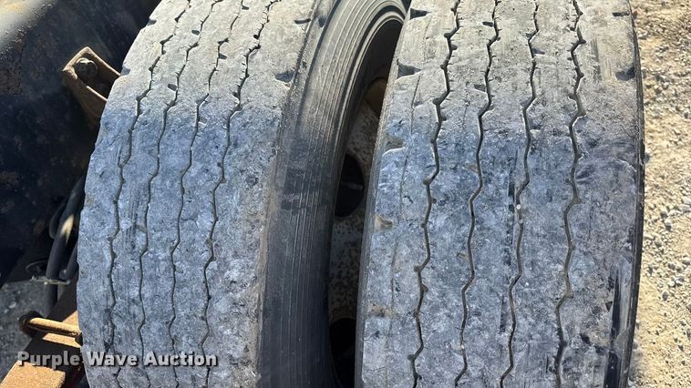 image for item DW6680 2010 International 4400 DuraStar truck cab and chassis