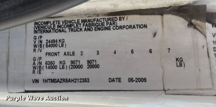 image for item DW6680 2010 International 4400 DuraStar truck cab and chassis