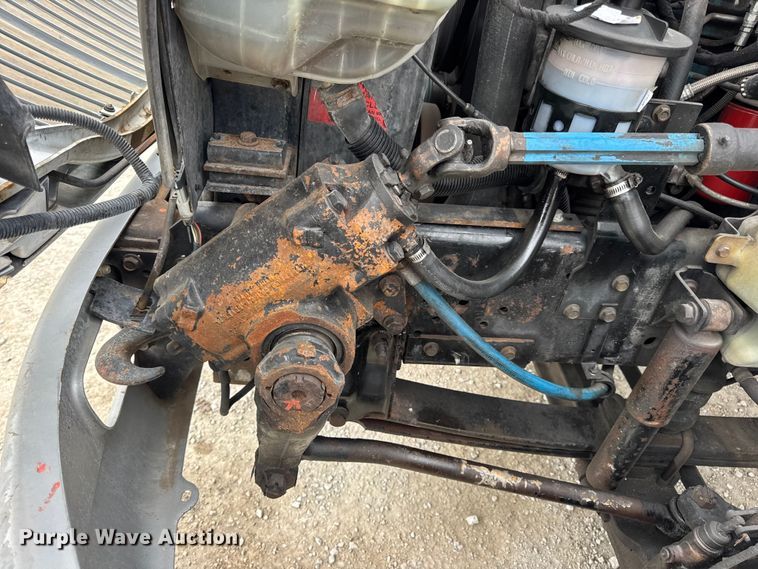 image for item DW6731 2004 International 4400 truck cab and chassis