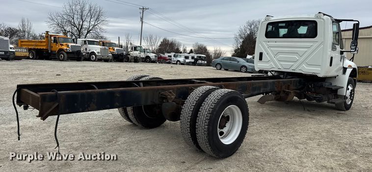image for item DW6732 2010 International 4300 truck cab and chassis