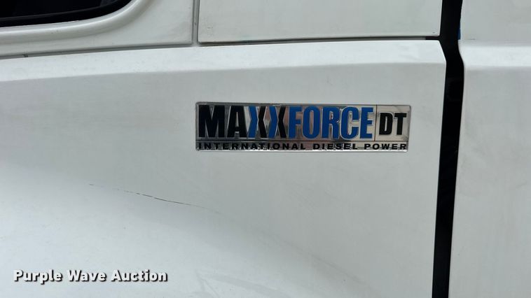 image for item DW6732 2010 International 4300 truck cab and chassis