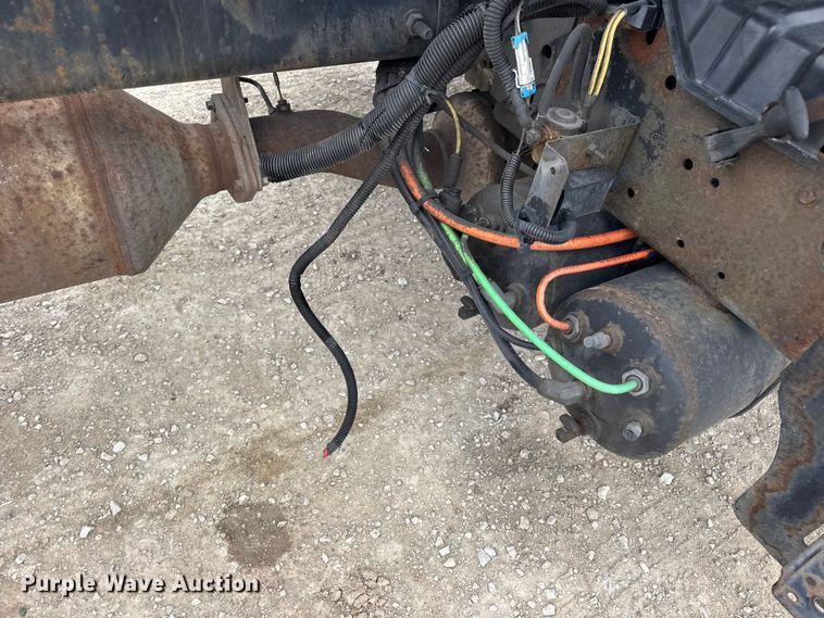 image for item DW6732 2010 International 4300 truck cab and chassis