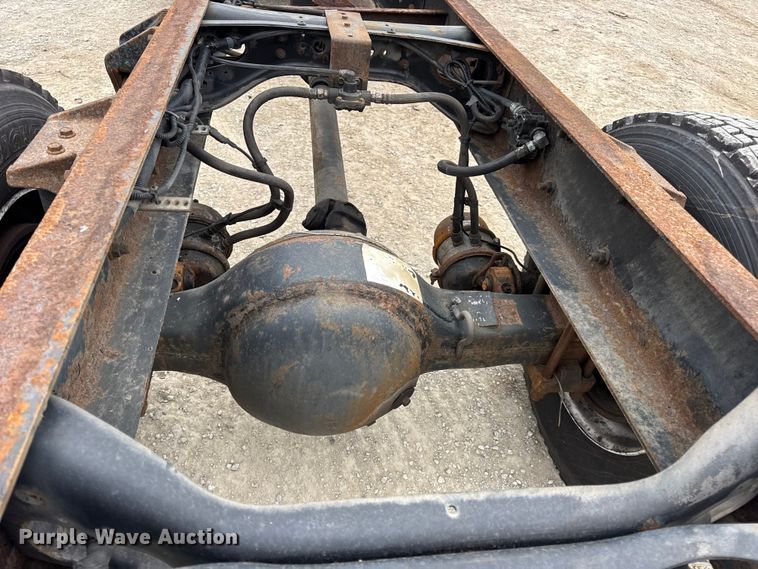 image for item DW6732 2010 International 4300 truck cab and chassis