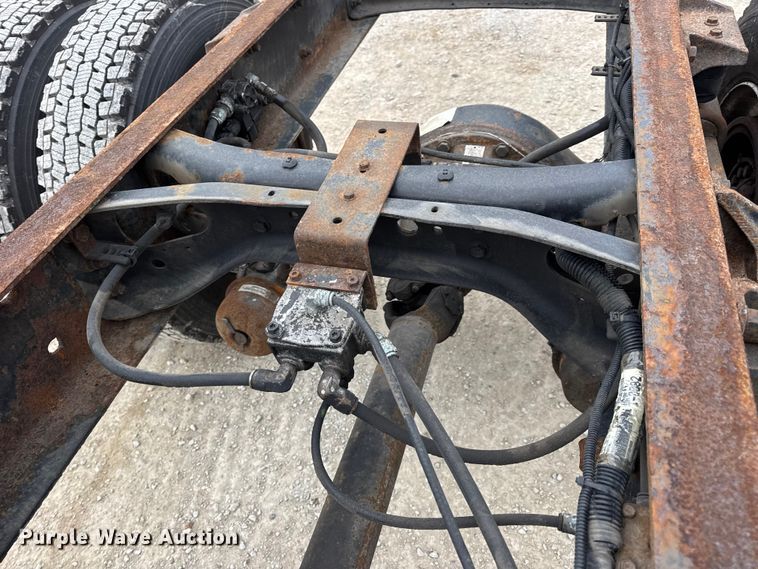 image for item DW6732 2010 International 4300 truck cab and chassis