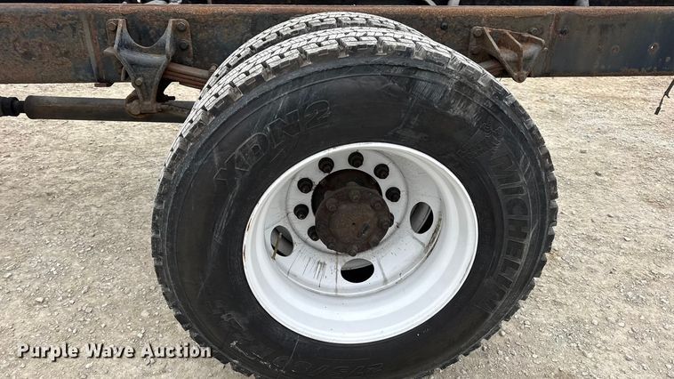 image for item DW6732 2010 International 4300 truck cab and chassis