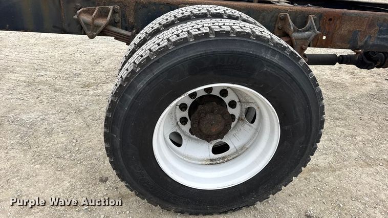 image for item DW6732 2010 International 4300 truck cab and chassis