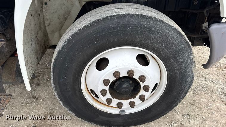 image for item DW6732 2010 International 4300 truck cab and chassis