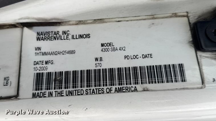 image for item DW6732 2010 International 4300 truck cab and chassis