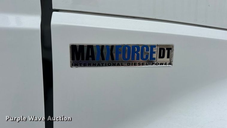 image for item DW6733 2010 International 4300 truck cab and chassis