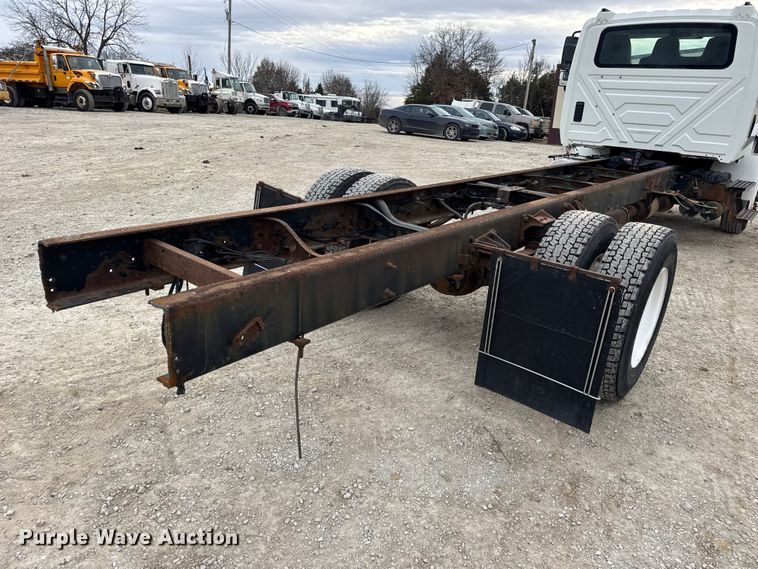 image for item DW6733 2010 International 4300 truck cab and chassis