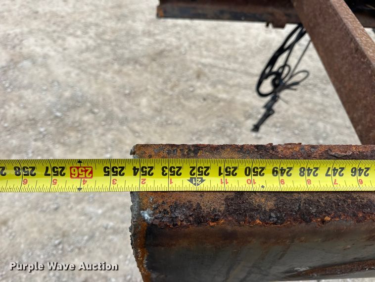 image for item DW6733 2010 International 4300 truck cab and chassis