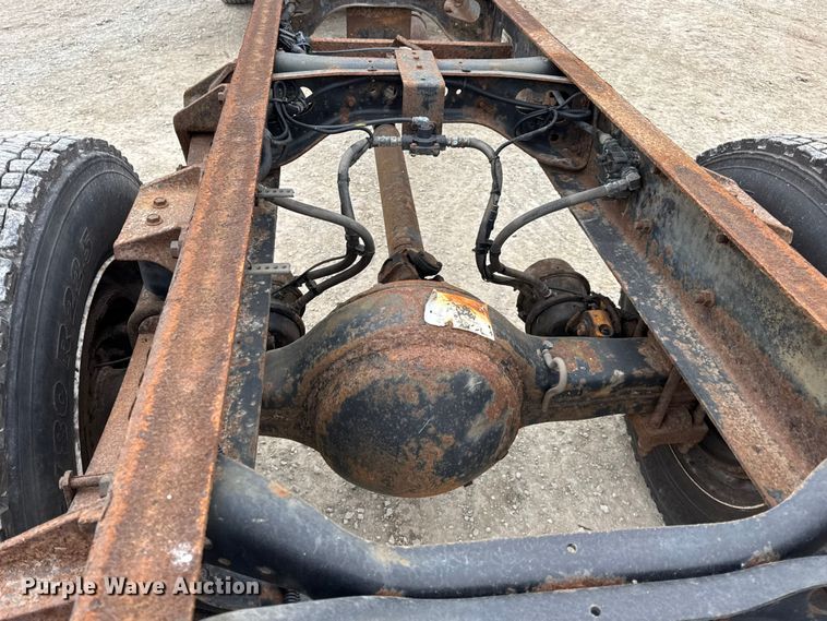 image for item DW6733 2010 International 4300 truck cab and chassis