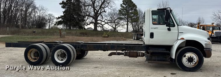 image for item DW6734 2009 International 4400 truck cab and chassis