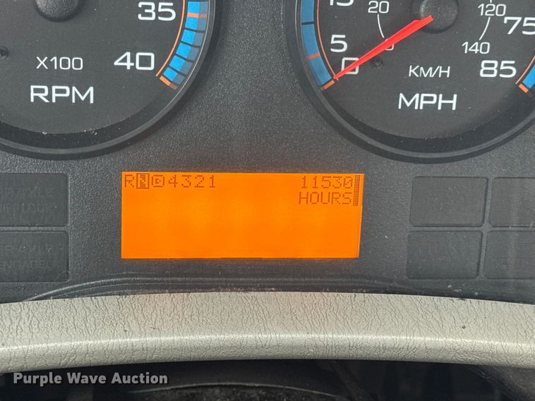 image for item DW6734 2009 International 4400 truck cab and chassis