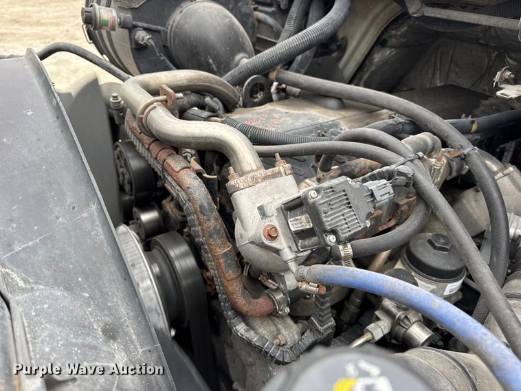 image for item DW6734 2009 International 4400 truck cab and chassis