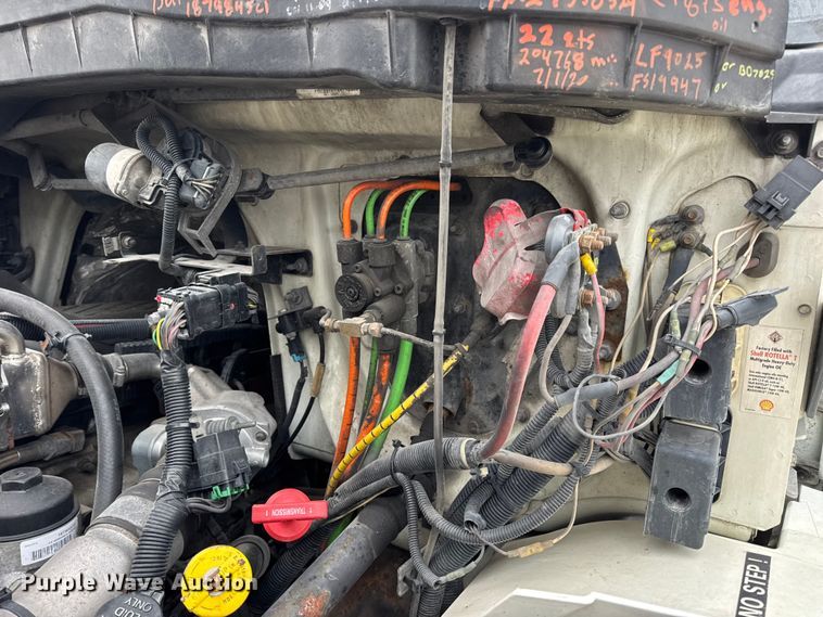 image for item DW6734 2009 International 4400 truck cab and chassis