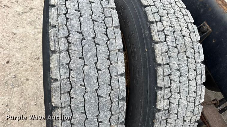 image for item DW6734 2009 International 4400 truck cab and chassis